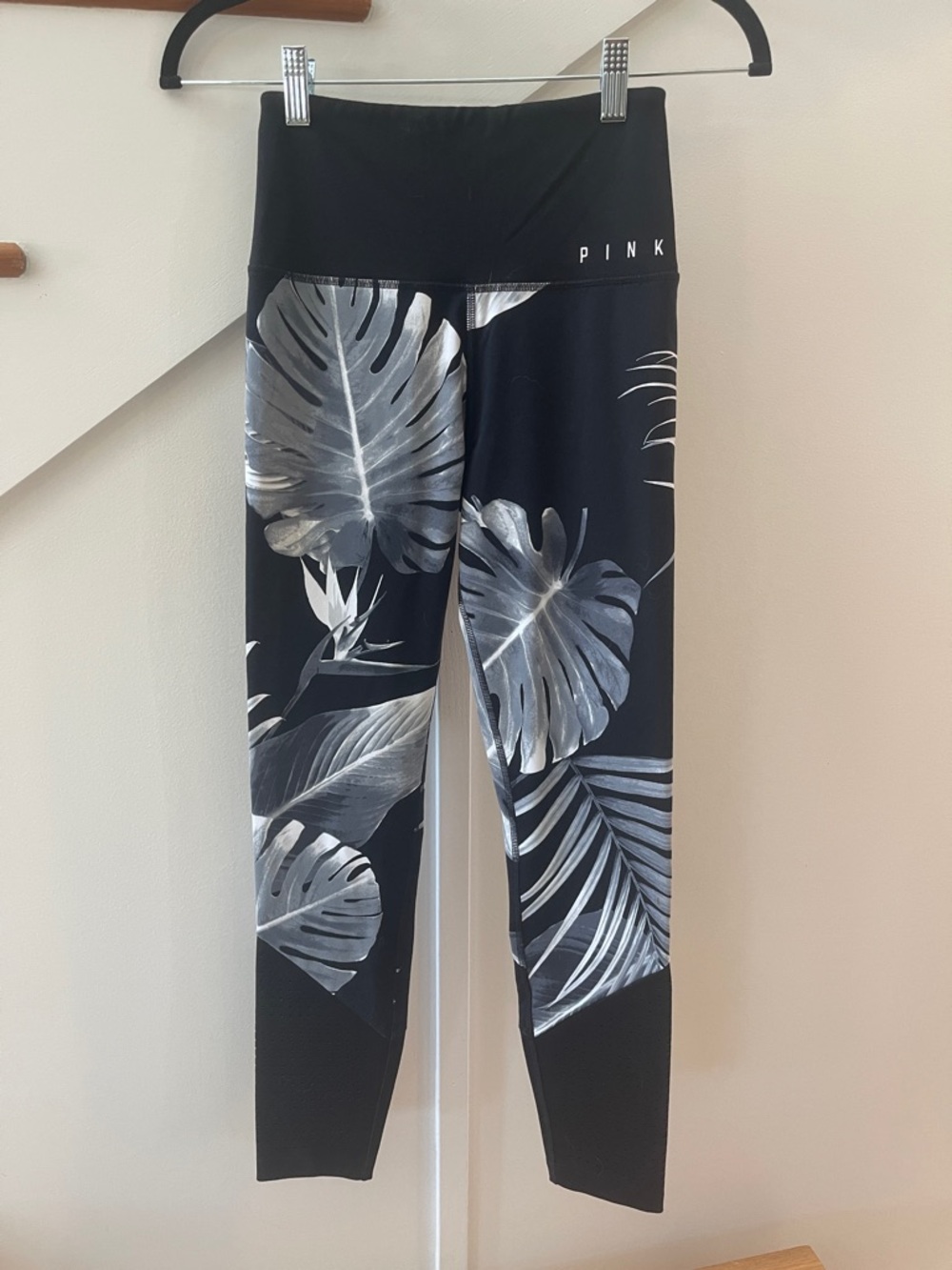 PINK Victoria's Secret Ultimate Palm Tree Tropical High Waist Ankle Leggings XS